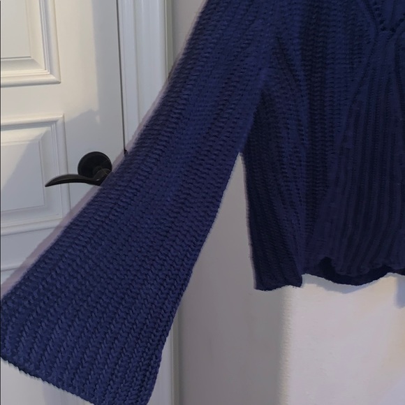 blue sweater - Picture 2 of 2